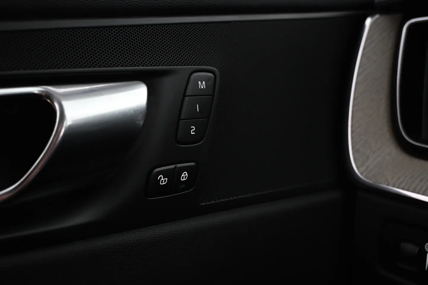 Car Image - LLAOYxD90prPZ24cgEeWR