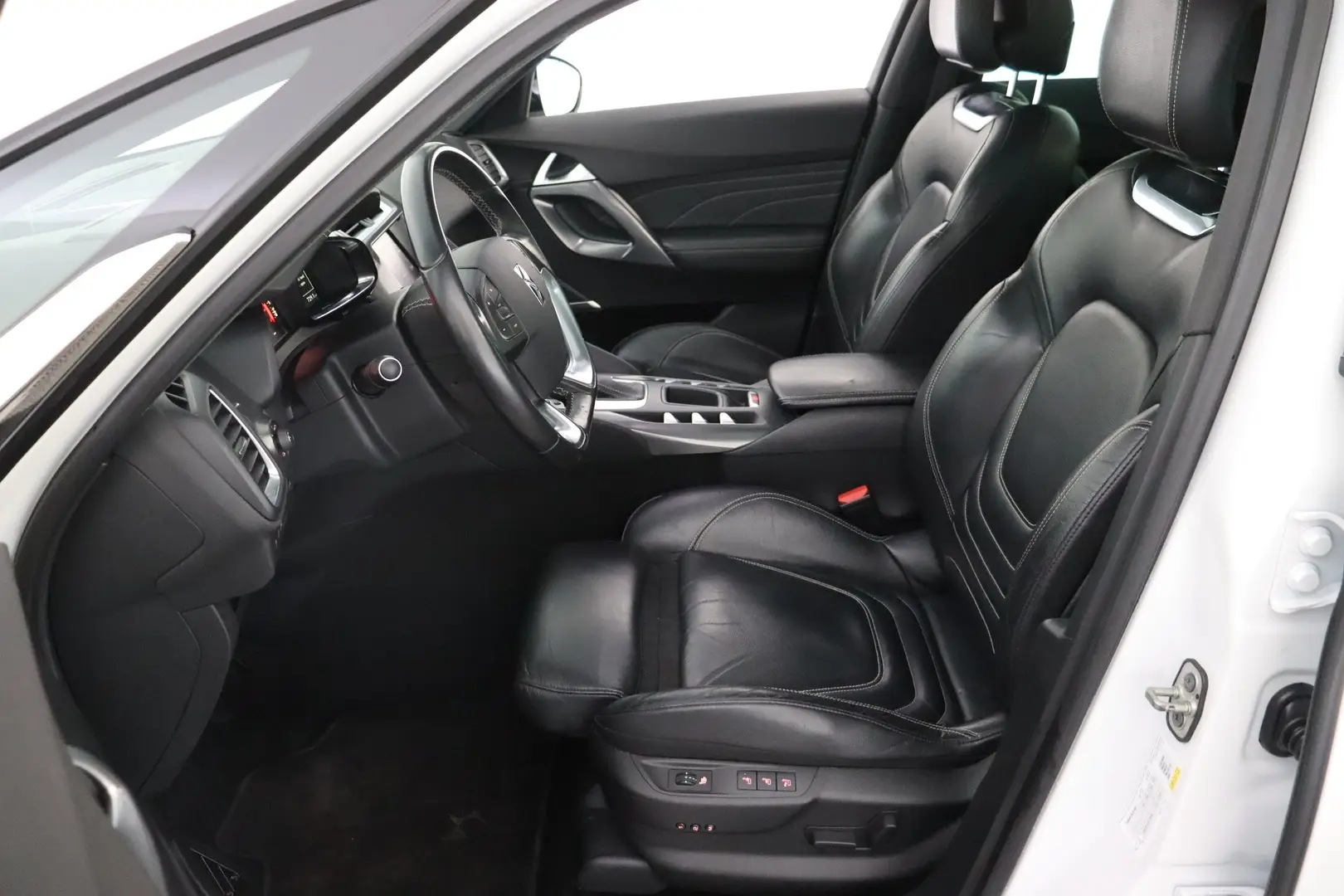 Car Image - 4lCrs1tBixFN2QY9NtDjpE