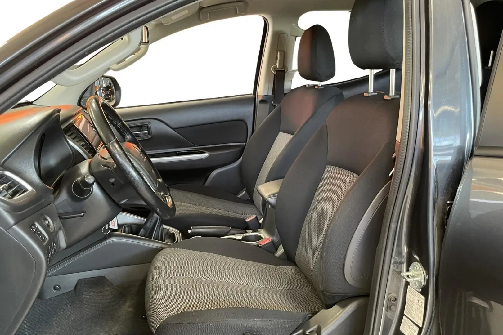 Car Image - 48XCJ5aXQrvm38ugHYwuGc