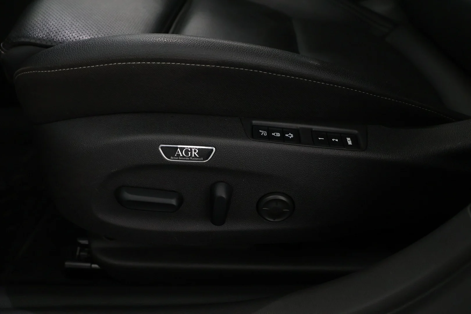 Car Image - 32XrjrrLno3xYp6ljFl9pZ