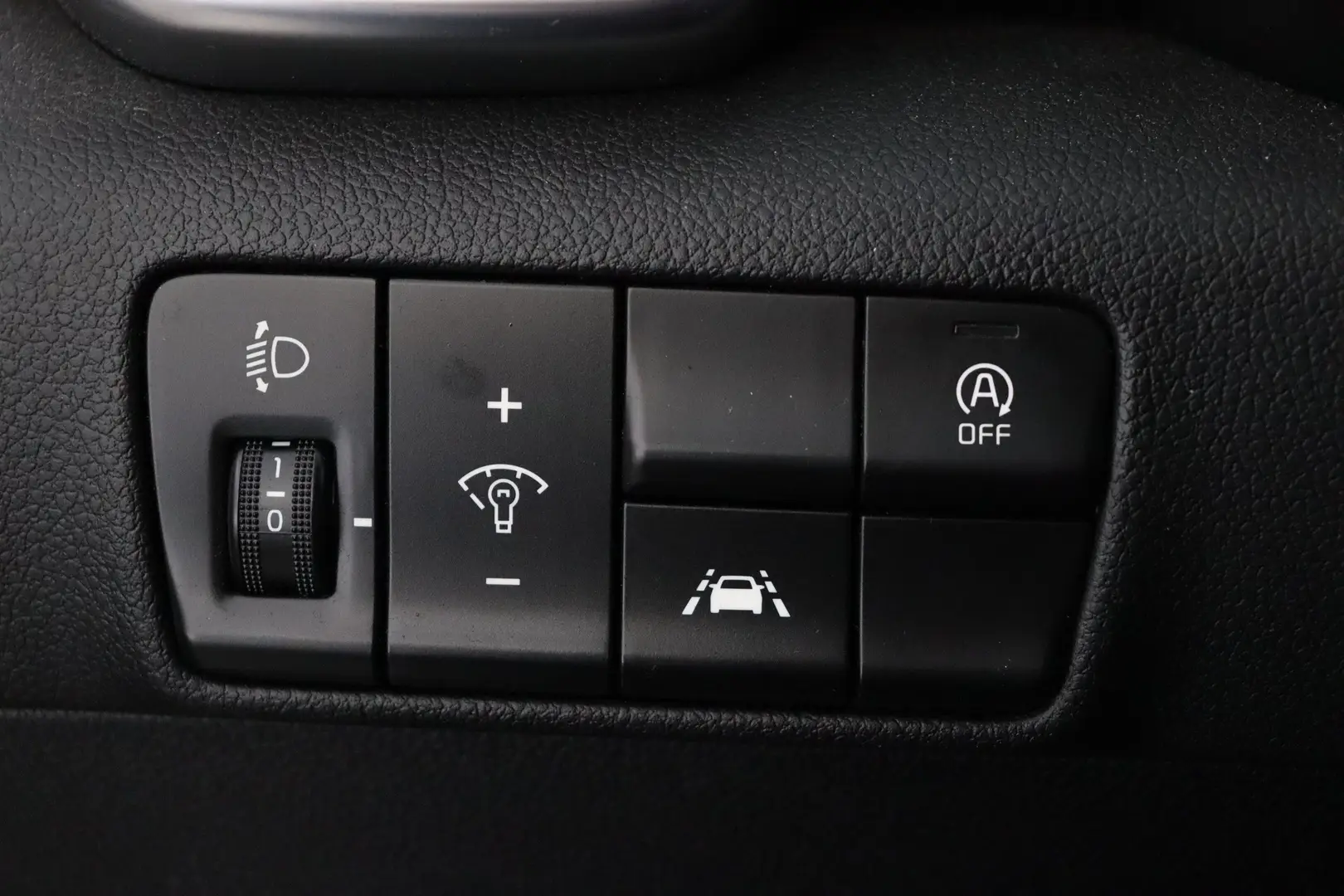 Car Image - 3B4Ao3YYsgmVAwK1XvDbdb