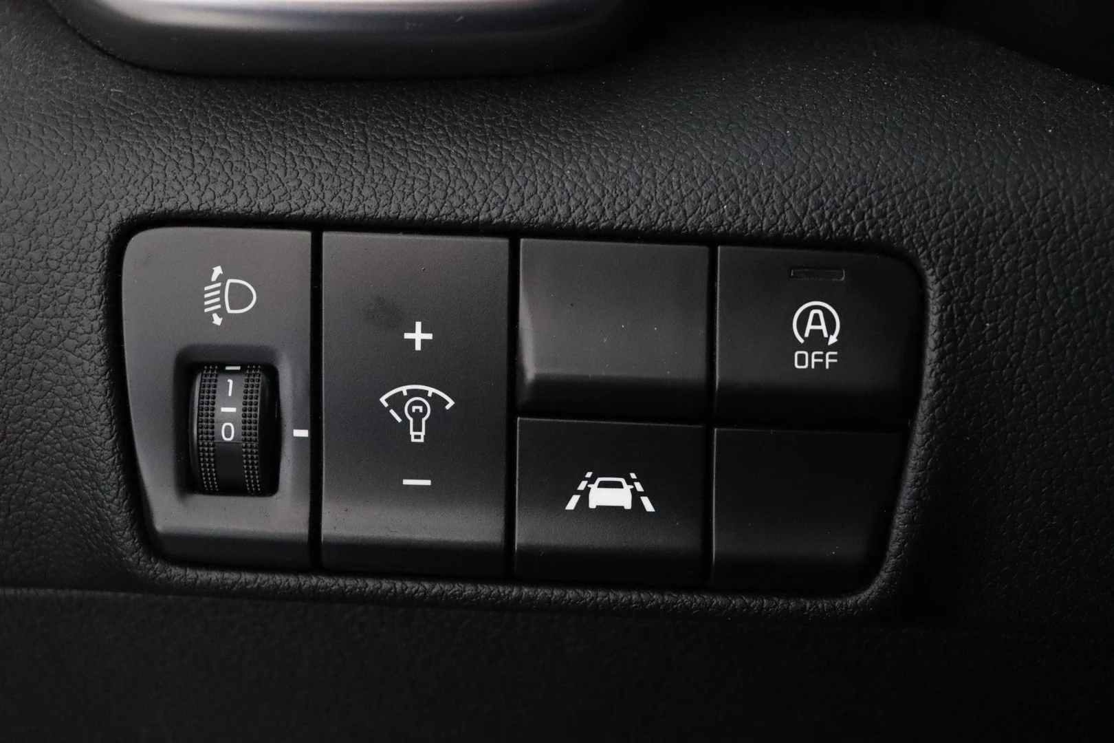 Car Image - 3B4Ao3YYsgmVAwK1XvDbdb