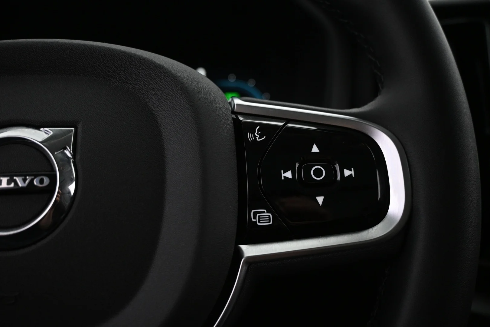Car Image - 2LAxPV5Cbsfroa98cJYGEs