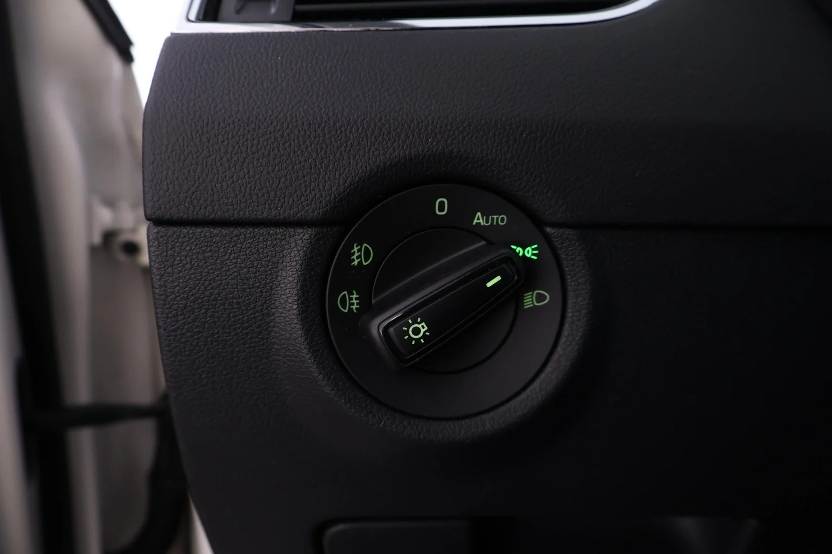 Car Image - 3Rh599TugjcYbkDwq4RJGG
