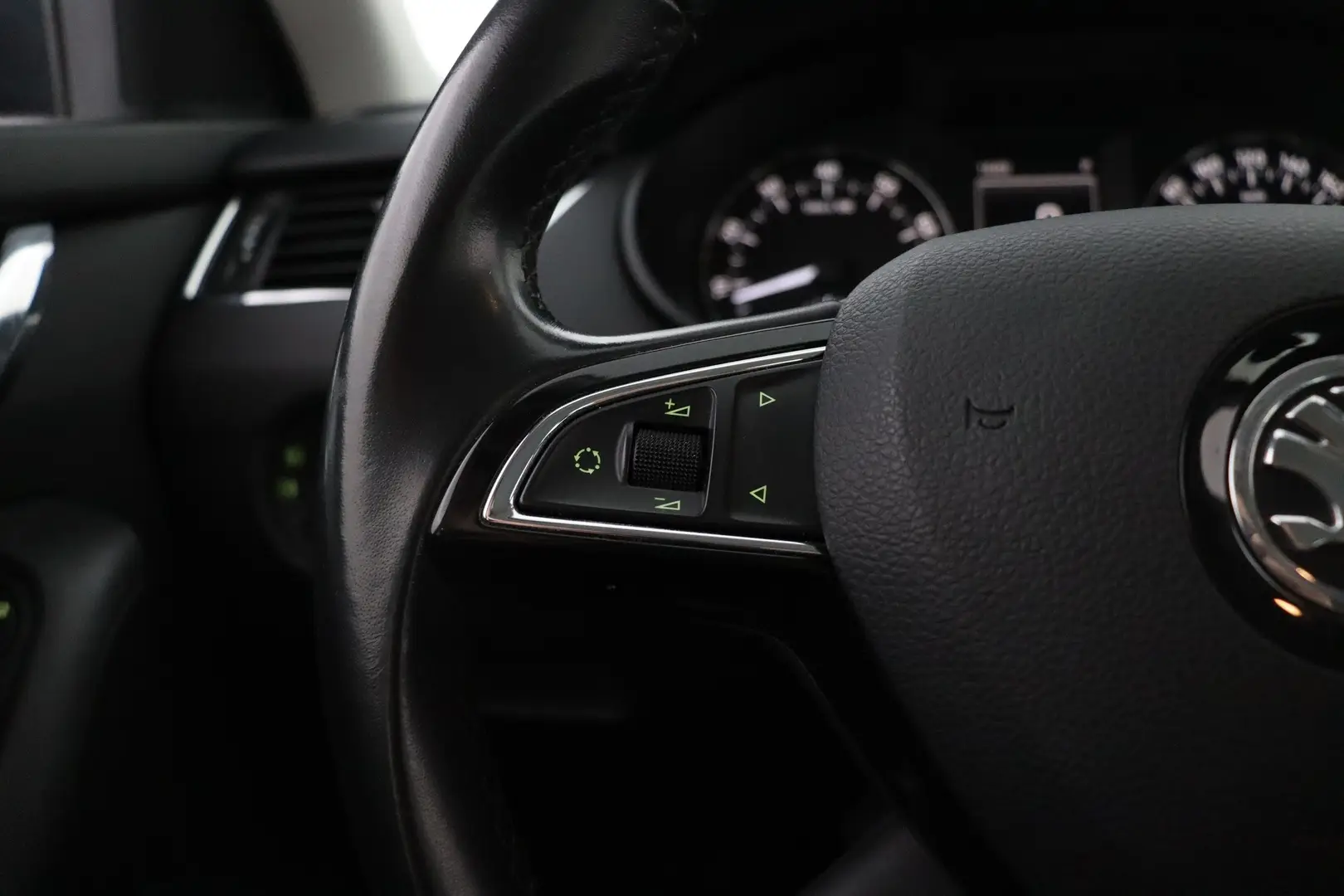 Car Image - 6576wZ1kye2zINsjOvgQw0