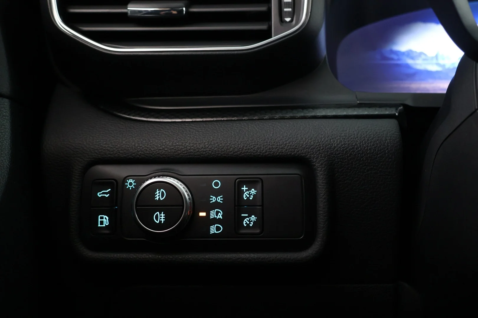 Car Image - 2N0aEYvPd9XzJdB6fg3dpp