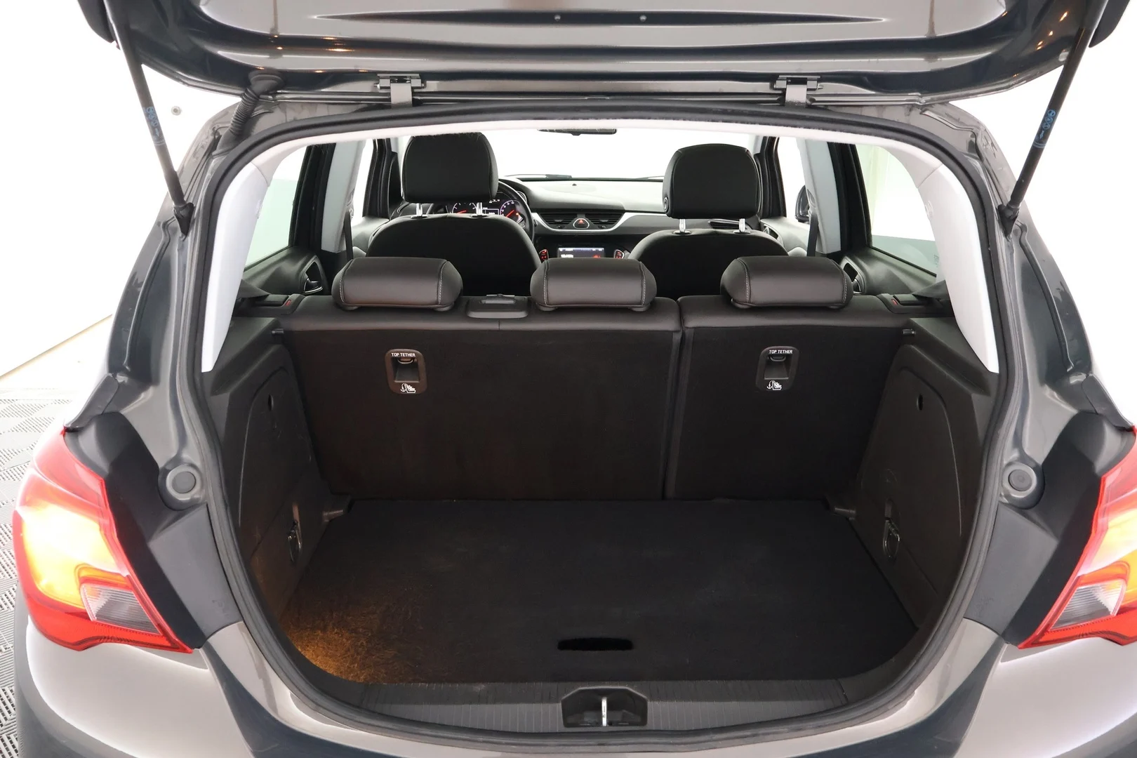 Car Image - 2vpp2fjhoxNPeQJX36v8tS