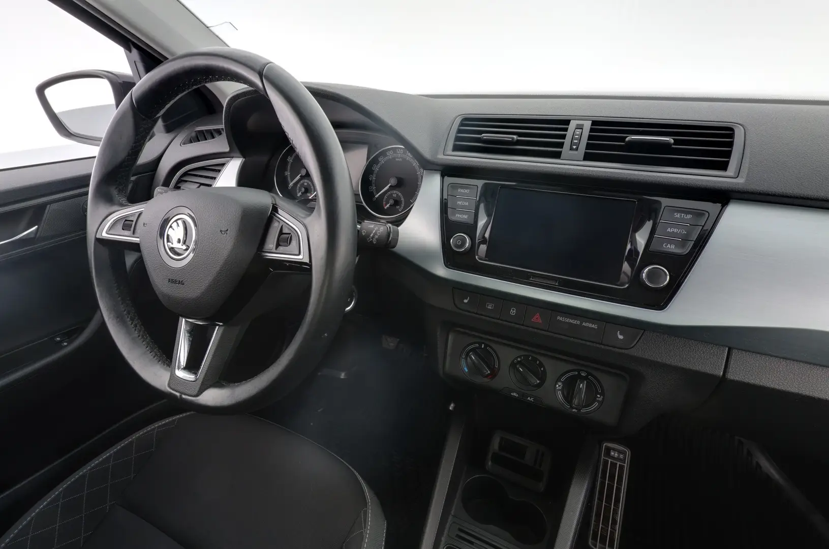 Car Image - ElVHj4VRRE6tH3tTio58G
