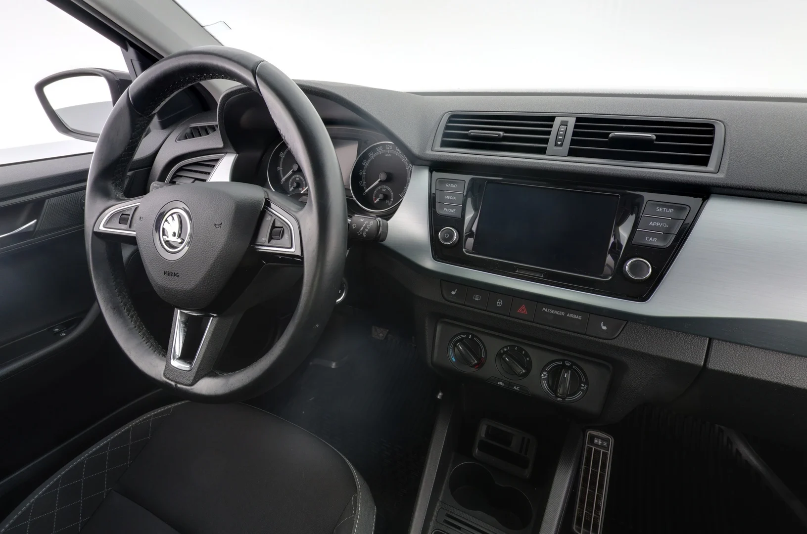 Car Image - ElVHj4VRRE6tH3tTio58G