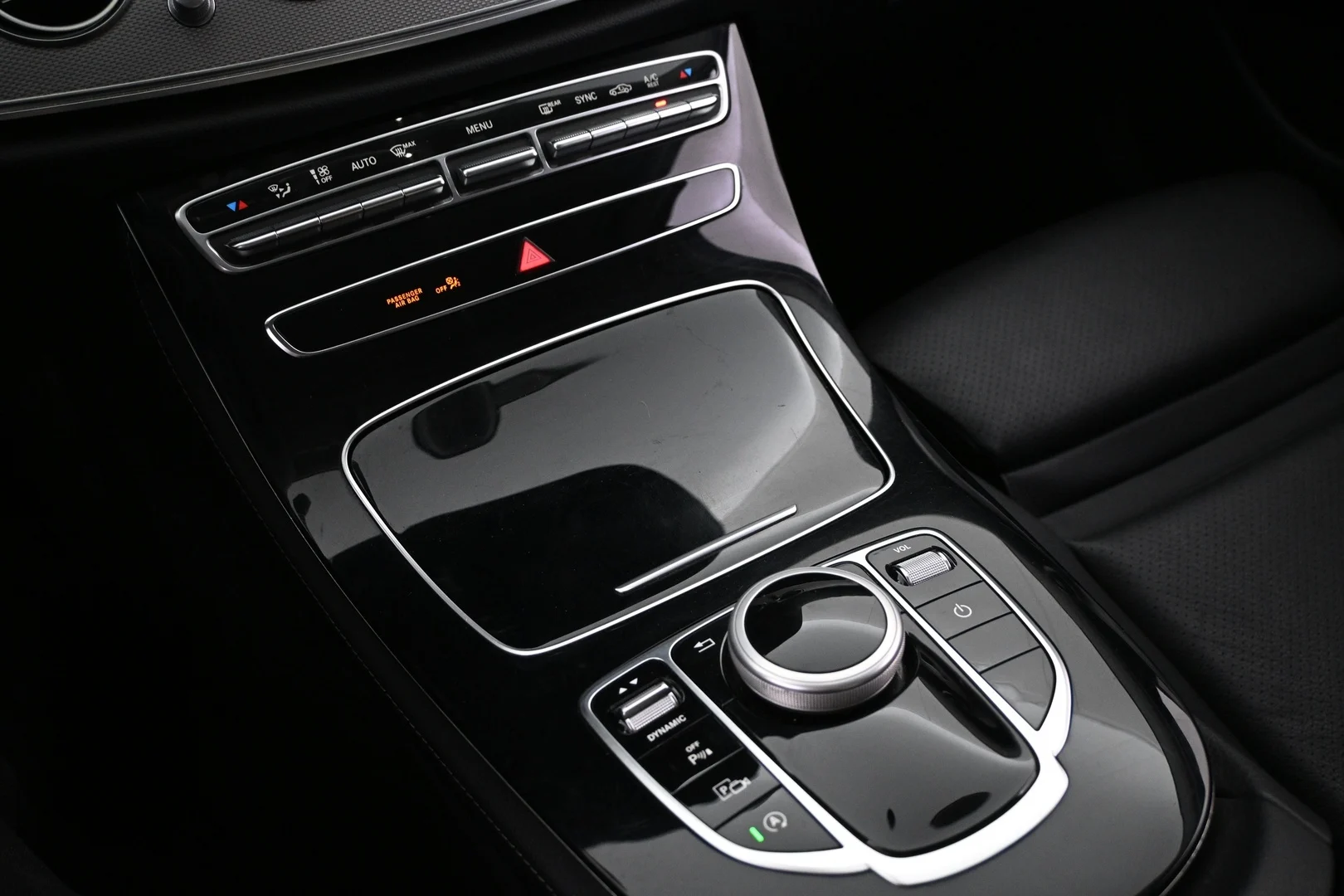 Car Image - 4ycieKp5HddTie2lj6d9zV