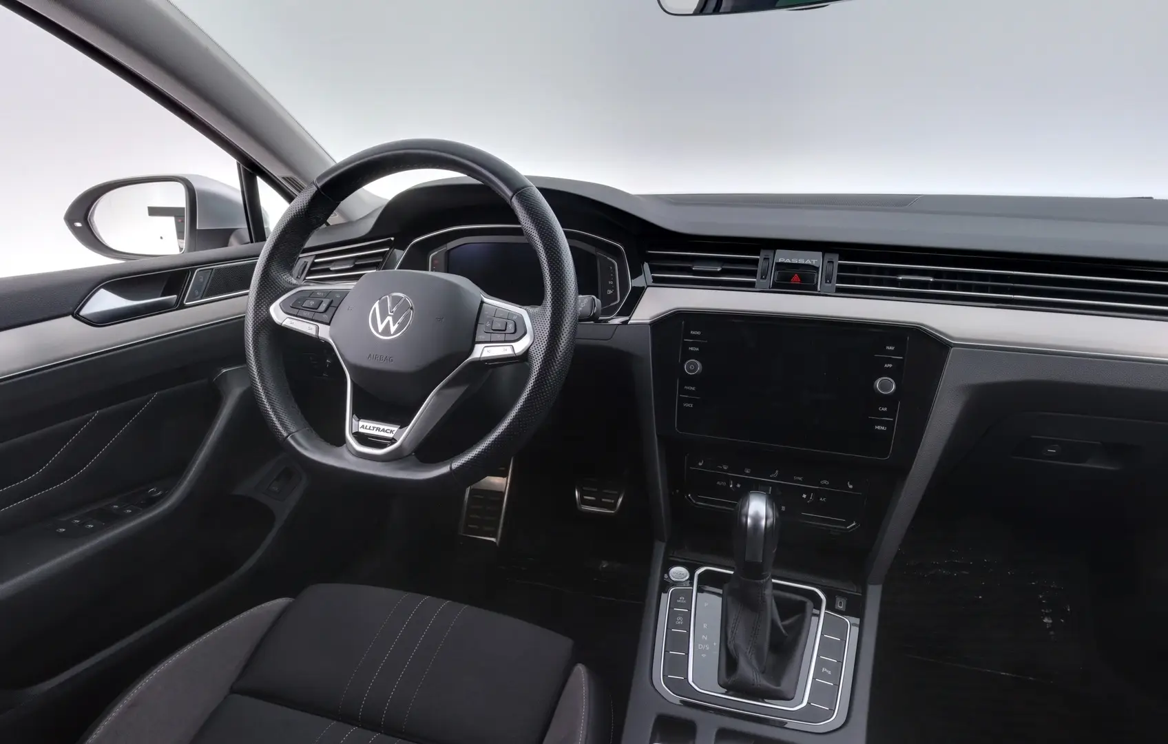 Car Image - 35JCcnNFTaauxOrcS3ifqd