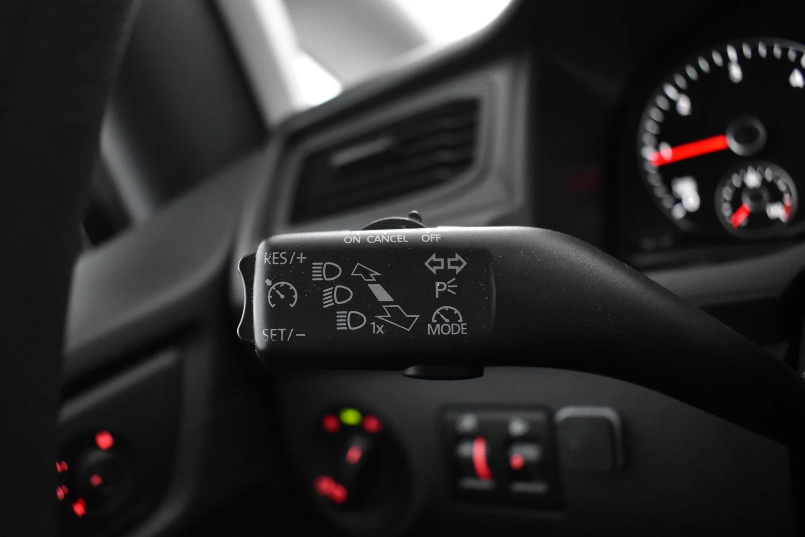 Car Image - zD1OdSiS8CsbaVbxRp9TU