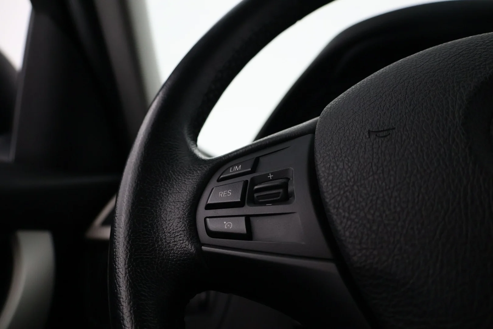 Car Image - 5lV2BNswMcaNBCJ72hTANG