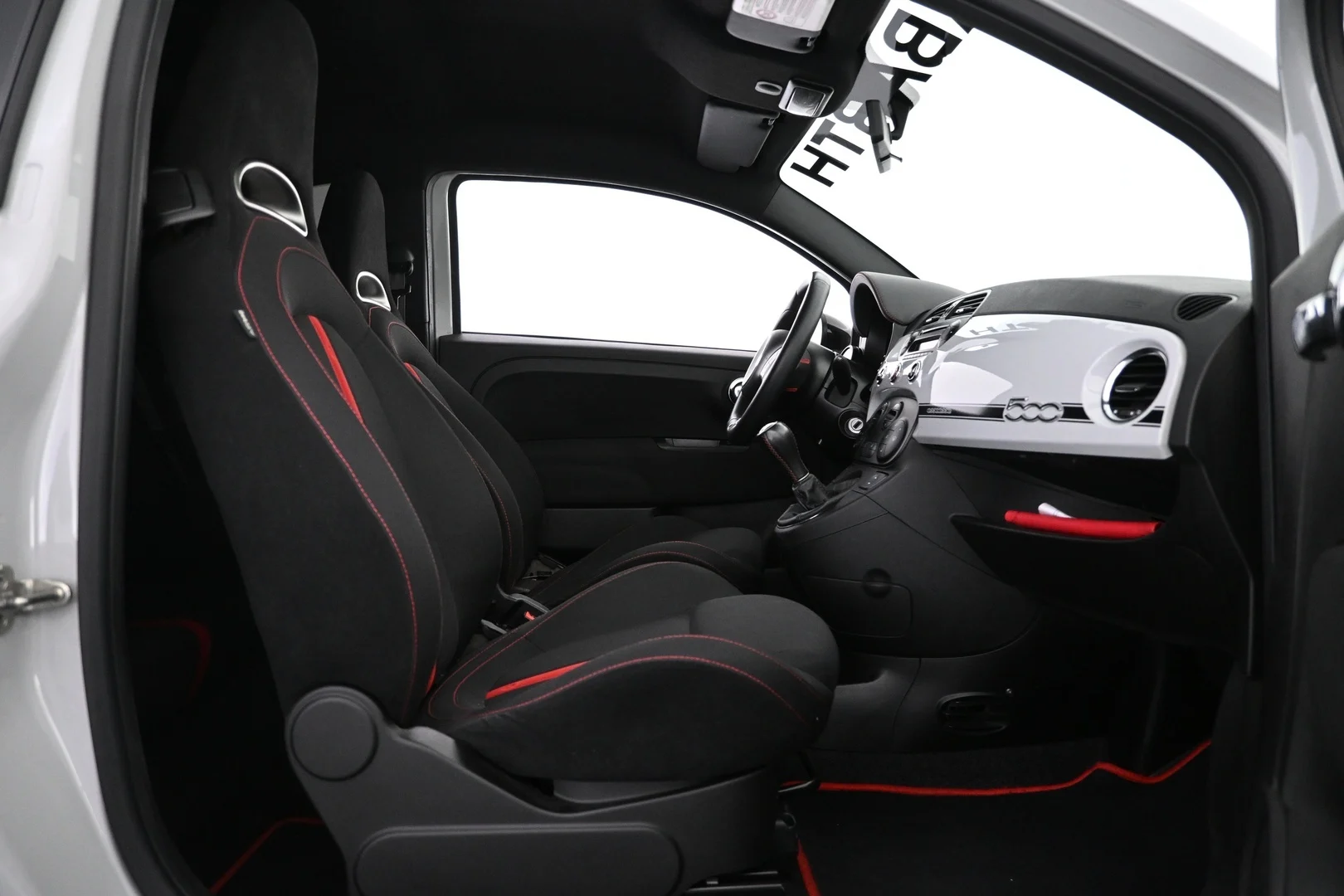 Car Image - oKVR2MVfsATWLC3ML7oFI