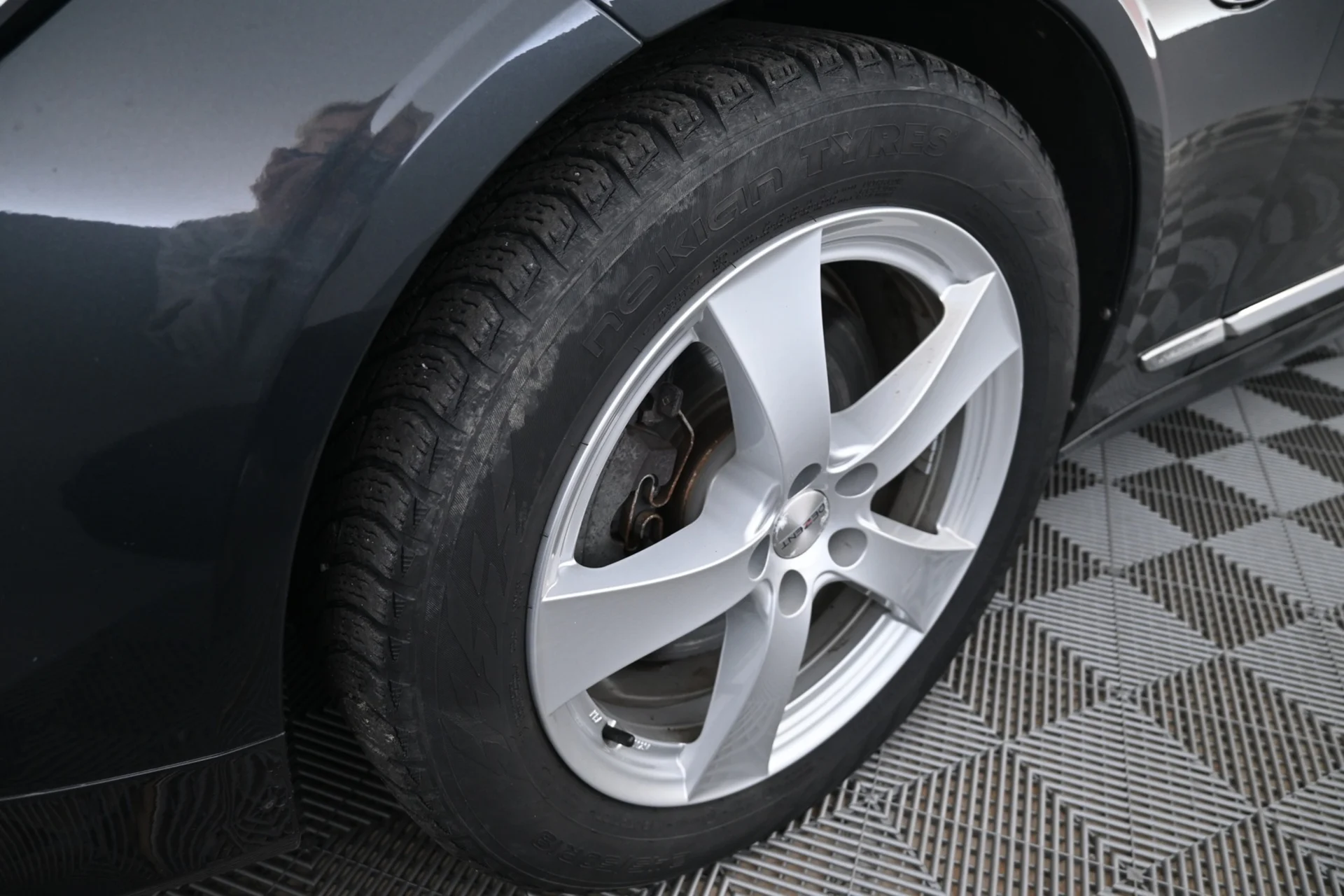 Car Image - 1bWFJSsWHvH8SDSR9EgXzx