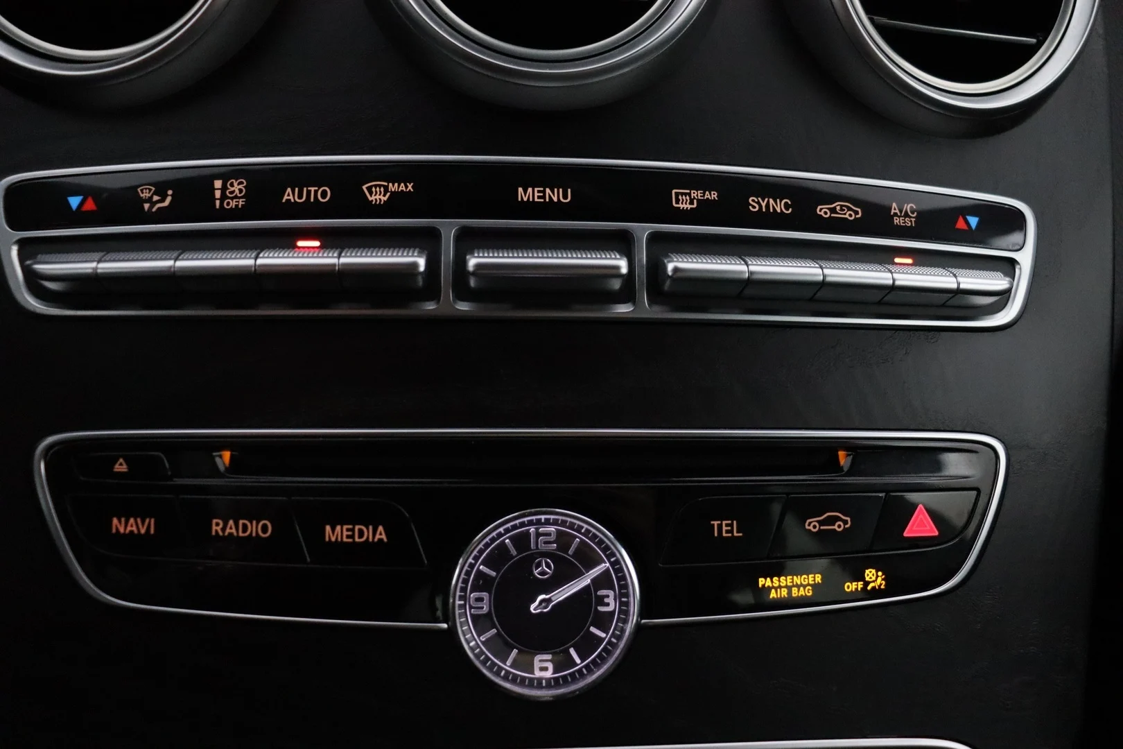 Car Image - 318NuSNwRrsaCdq3Gl6SQd