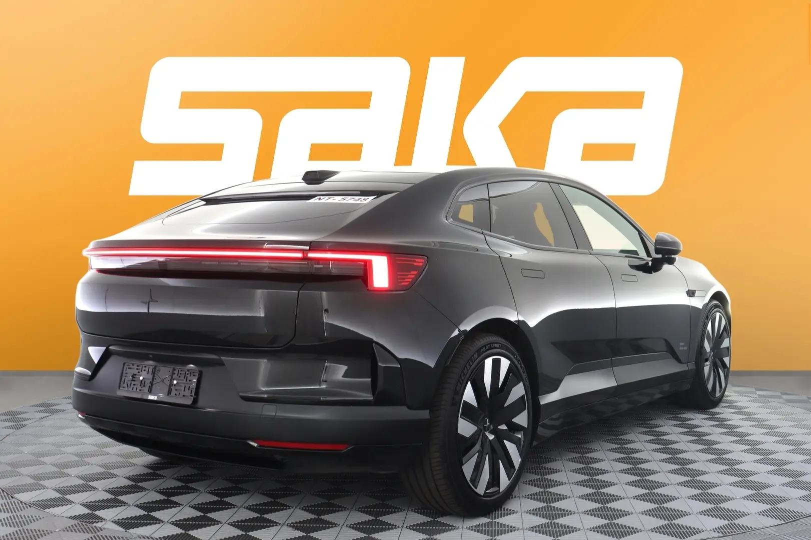 Car Image - Z4el73J9vVMLgCiWNs87r
