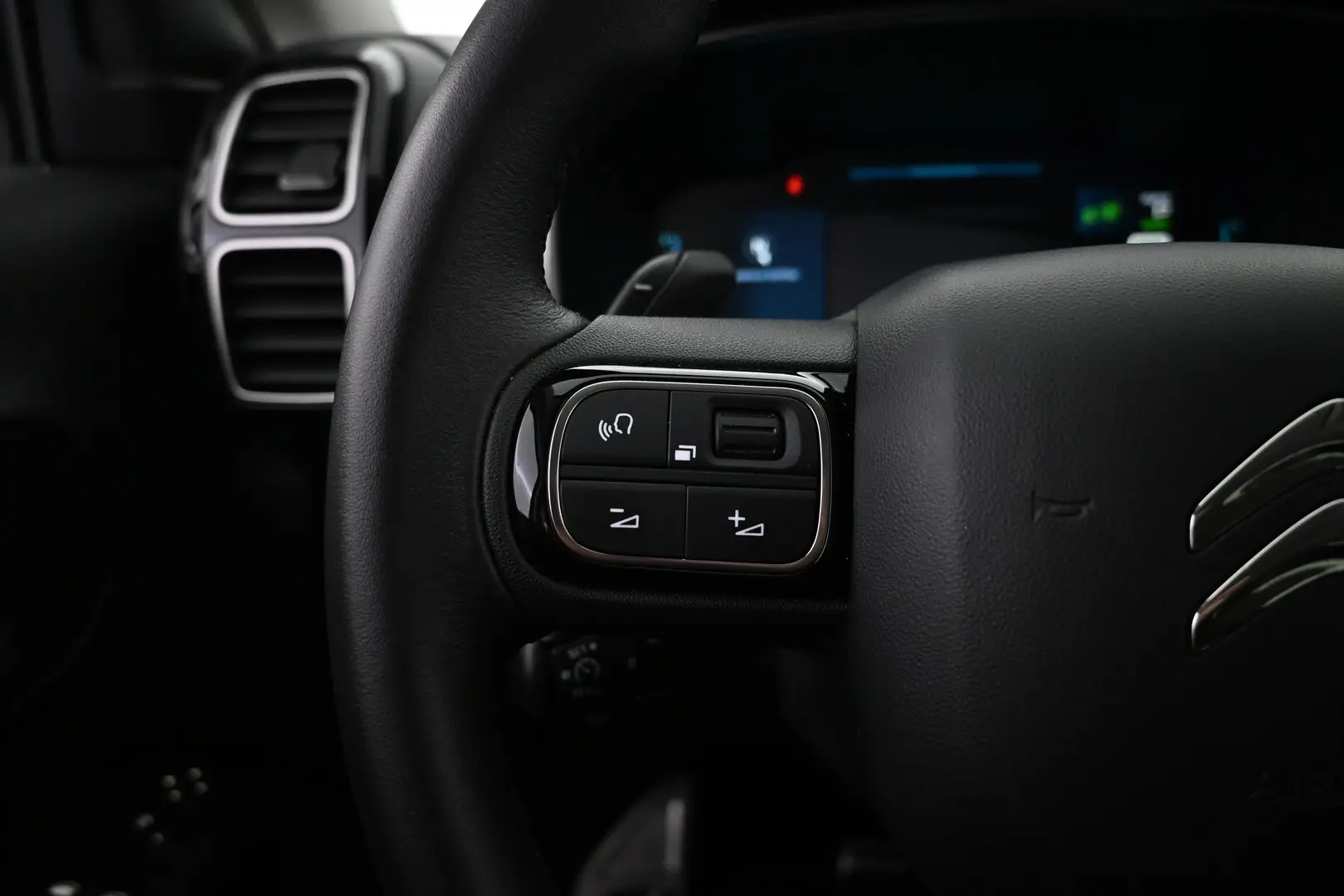 Car Image - 6Jpqpxbd2kkiHeRYd4fYGe