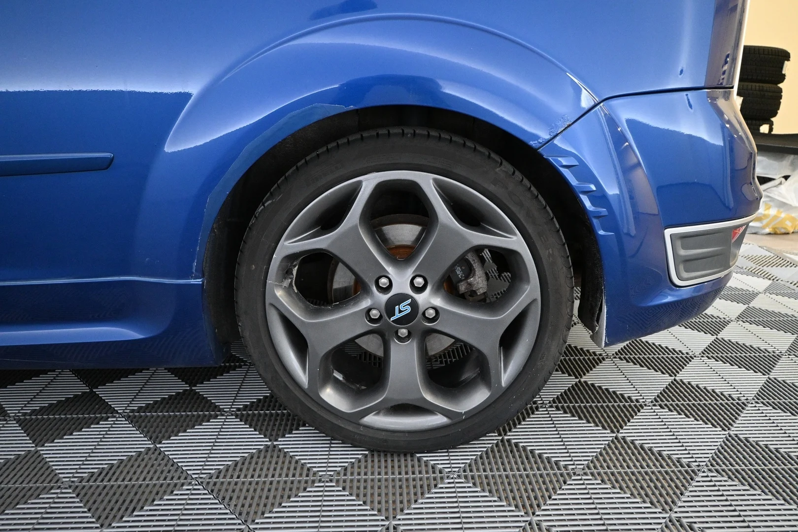 Car Image - 3H6ZQqAL7E9rEQfzlQnj2c