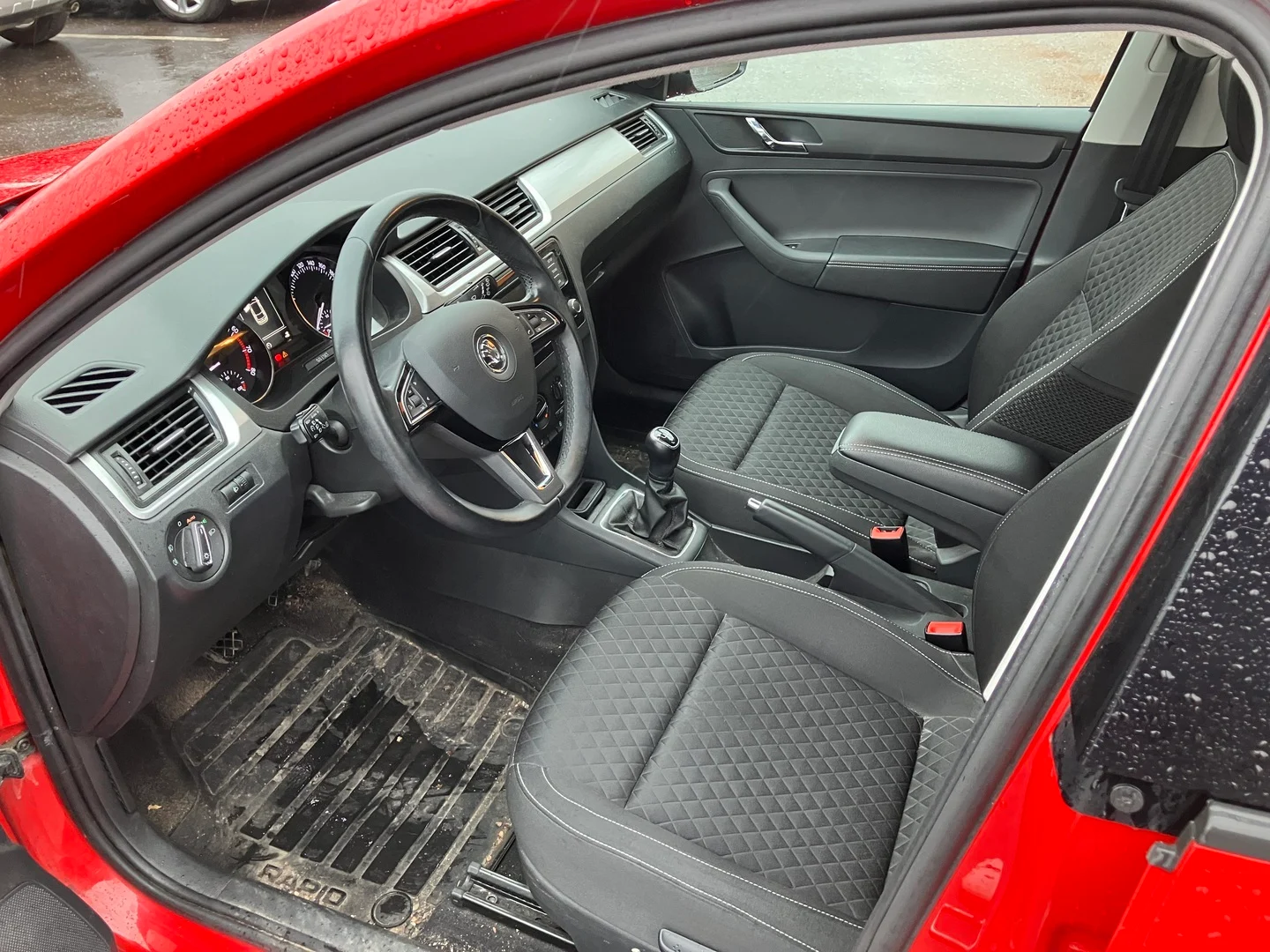 Car Image - 6GUy8pGJknmky9c56zqsMY