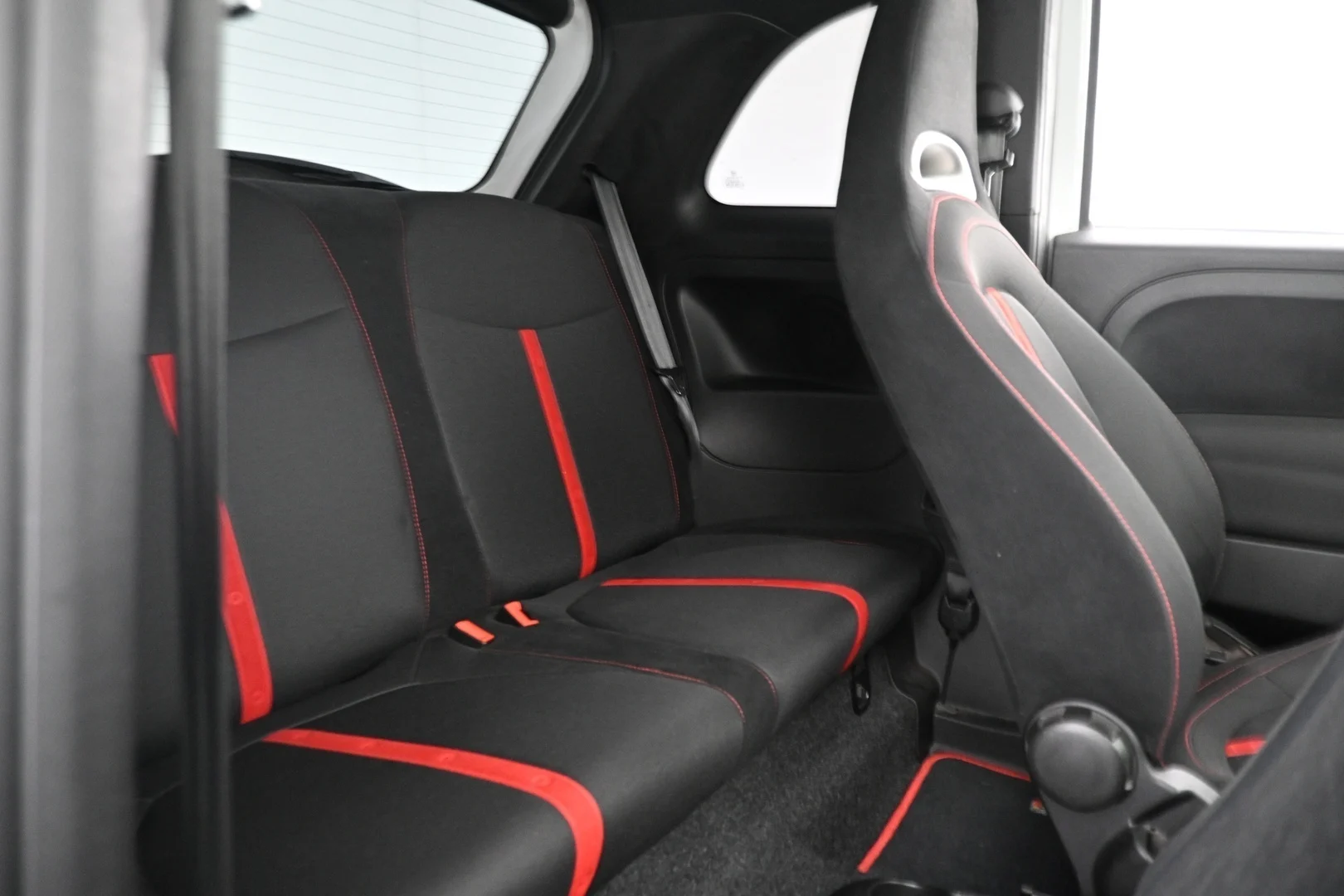 Car Image - 1heOReNjRfnzycN6M9mNVp