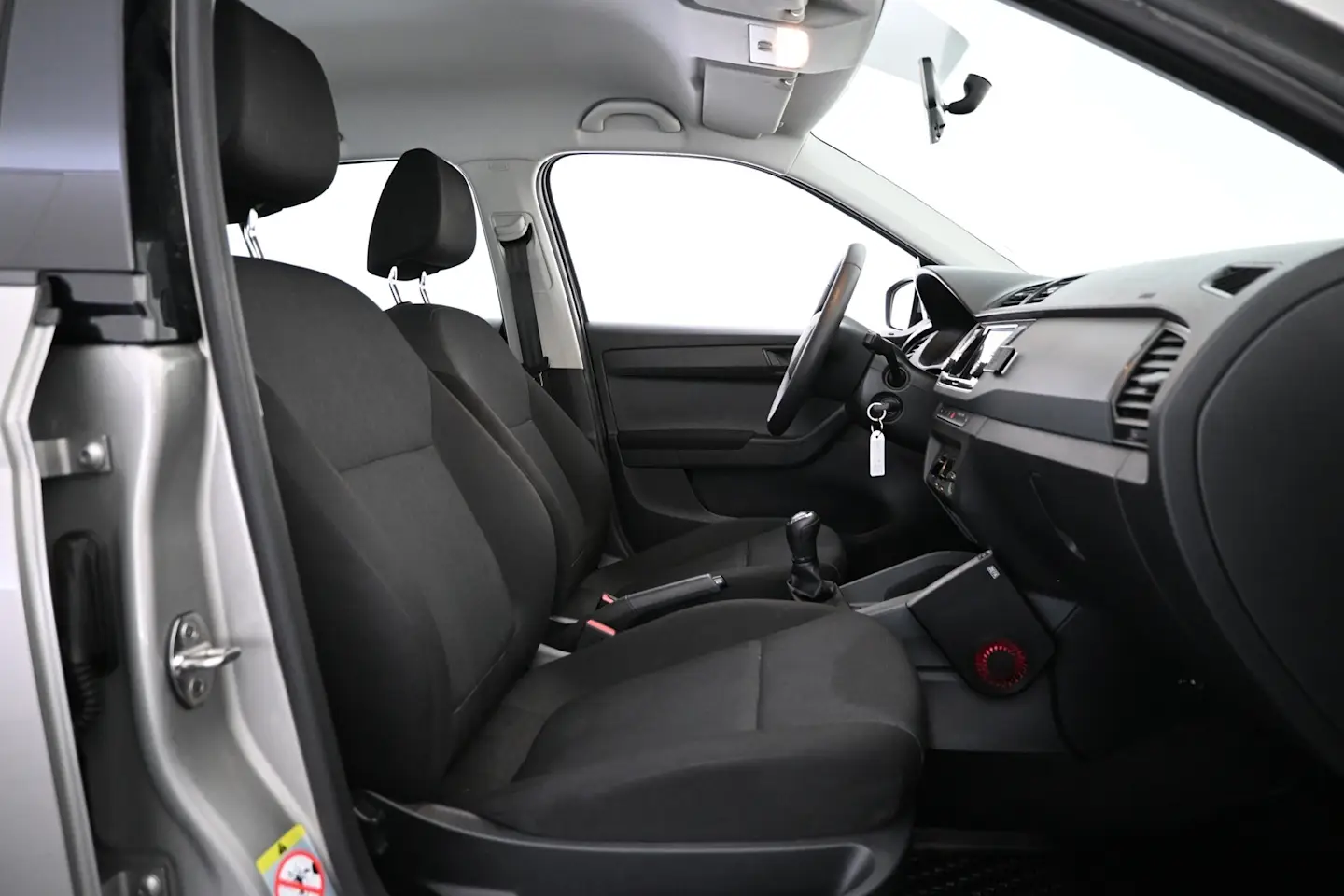 Car Image - uJbqobai3BkurtKDWKrjc