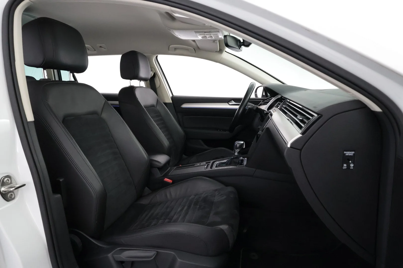 Car Image - 6dtzfnPMRFsophkK1m2tzo