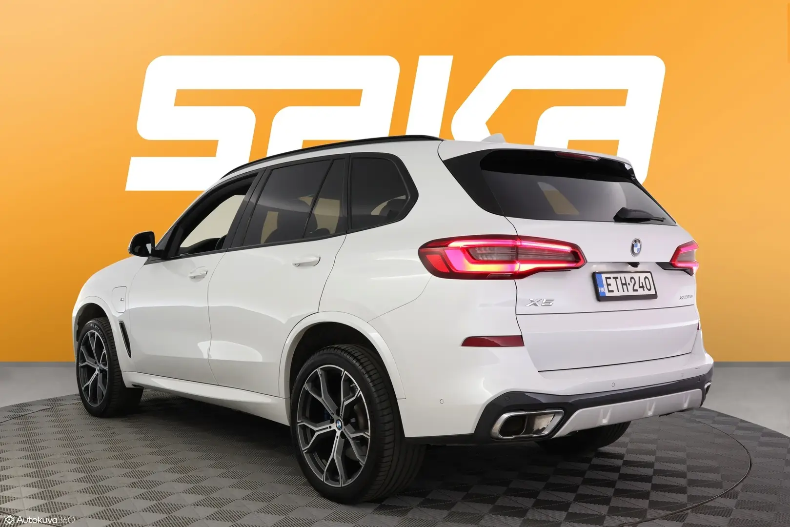 Car Image - HOMrbvUO5qV8kCXcWz31e