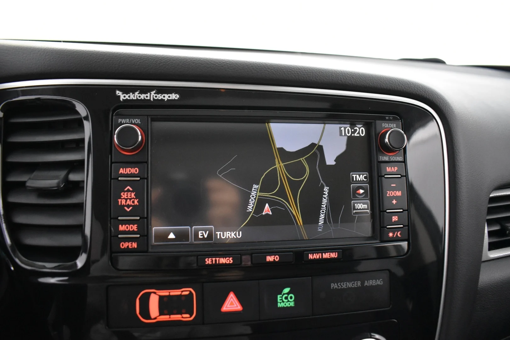 Car Image - 4SoSFcNNchMV488OR9hhLu