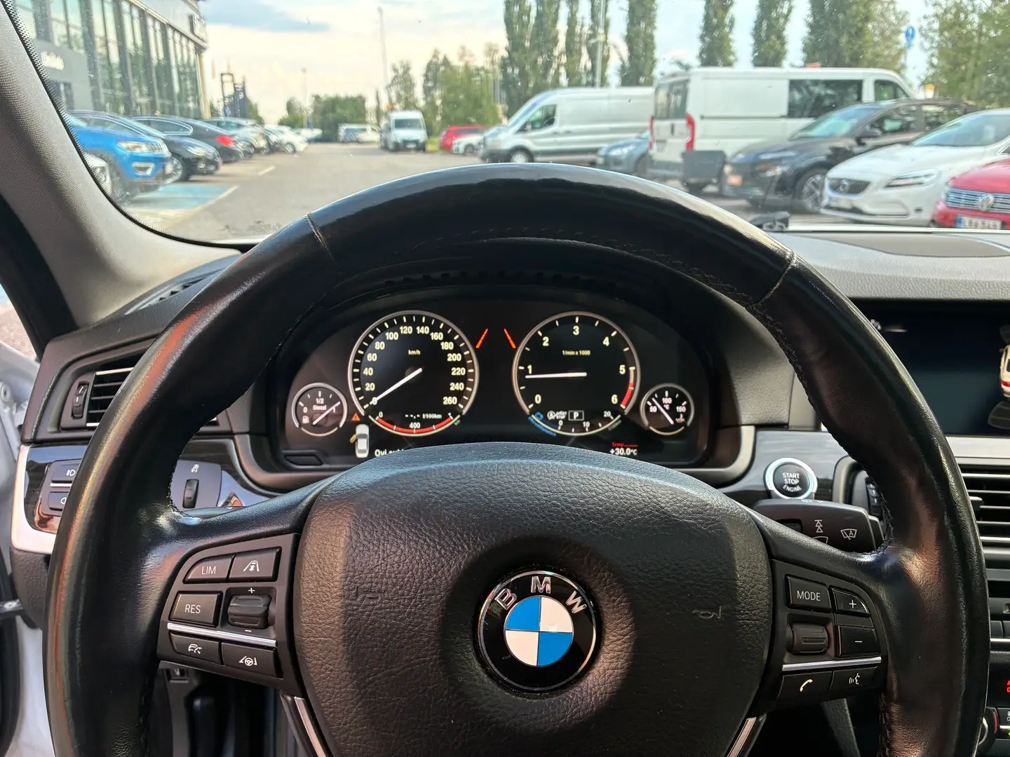 Car Image - 2xw77m5w355Yamdi1dH8NQ