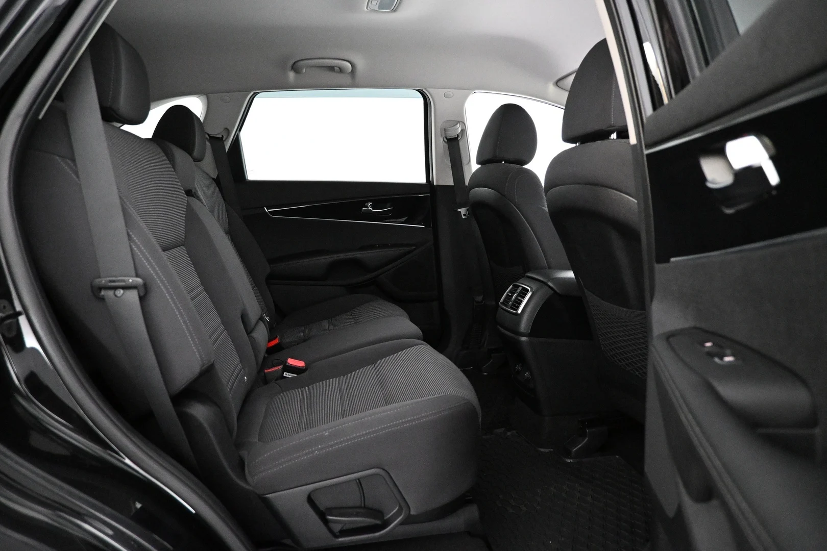 Car Image - 6q16tHMAg9YufhGoFBycTb
