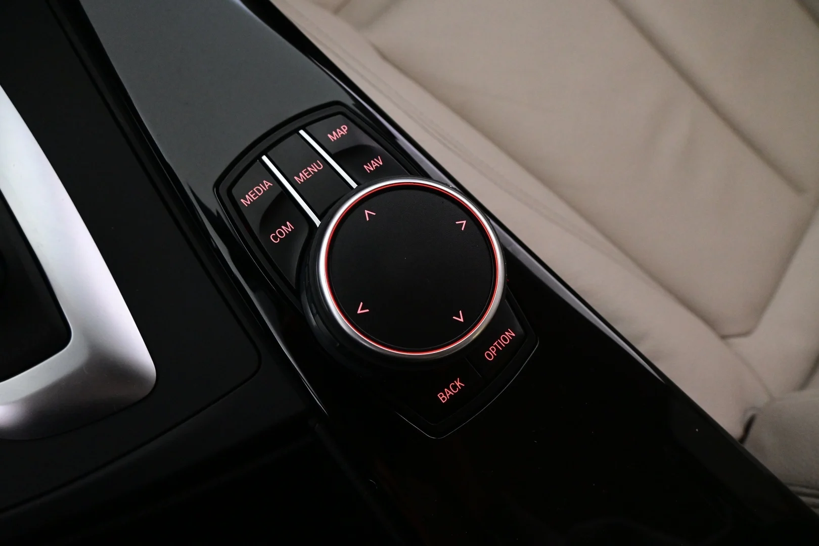 Car Image - 3fEqbRJecv8zDMR6pct7WH