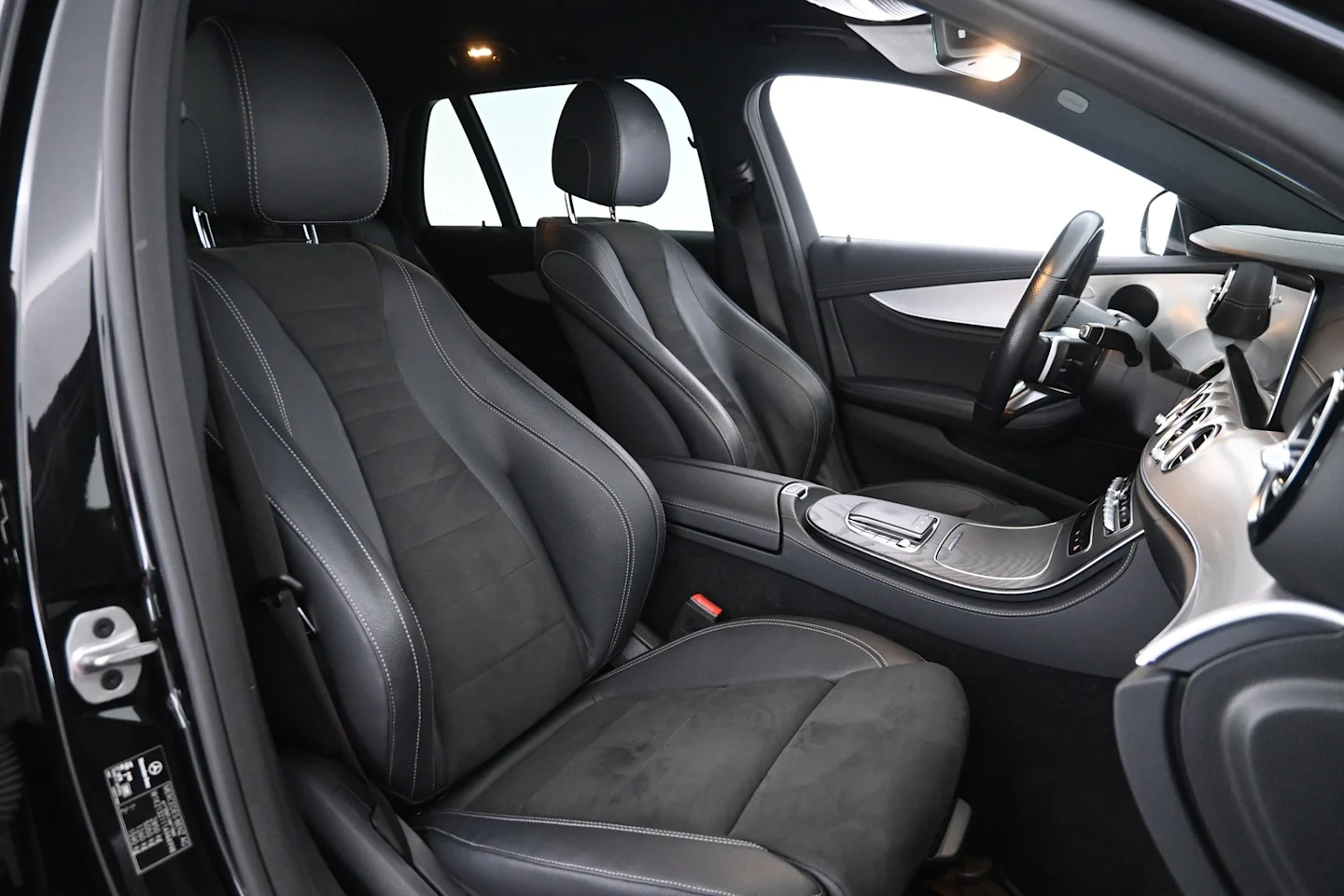 Car Image - 1Tp01wxWt1YV1JjE8mKjEw