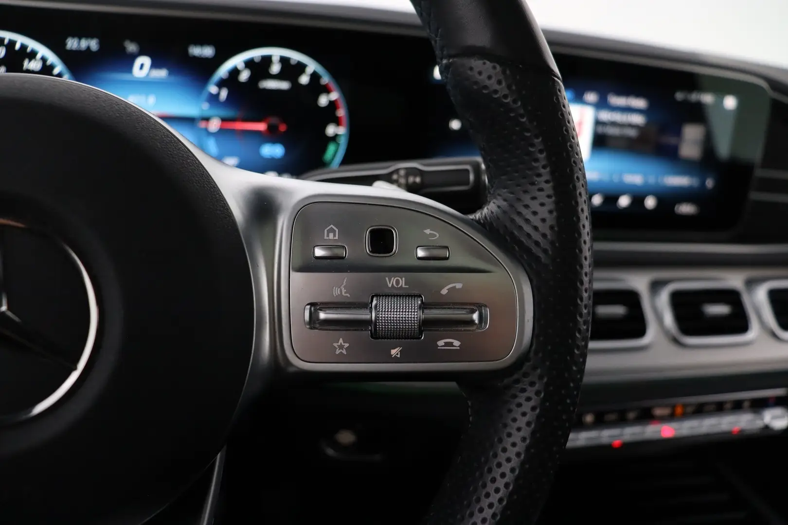 Car Image - 2NsUQdo8wbBNBdrLOJs6vq