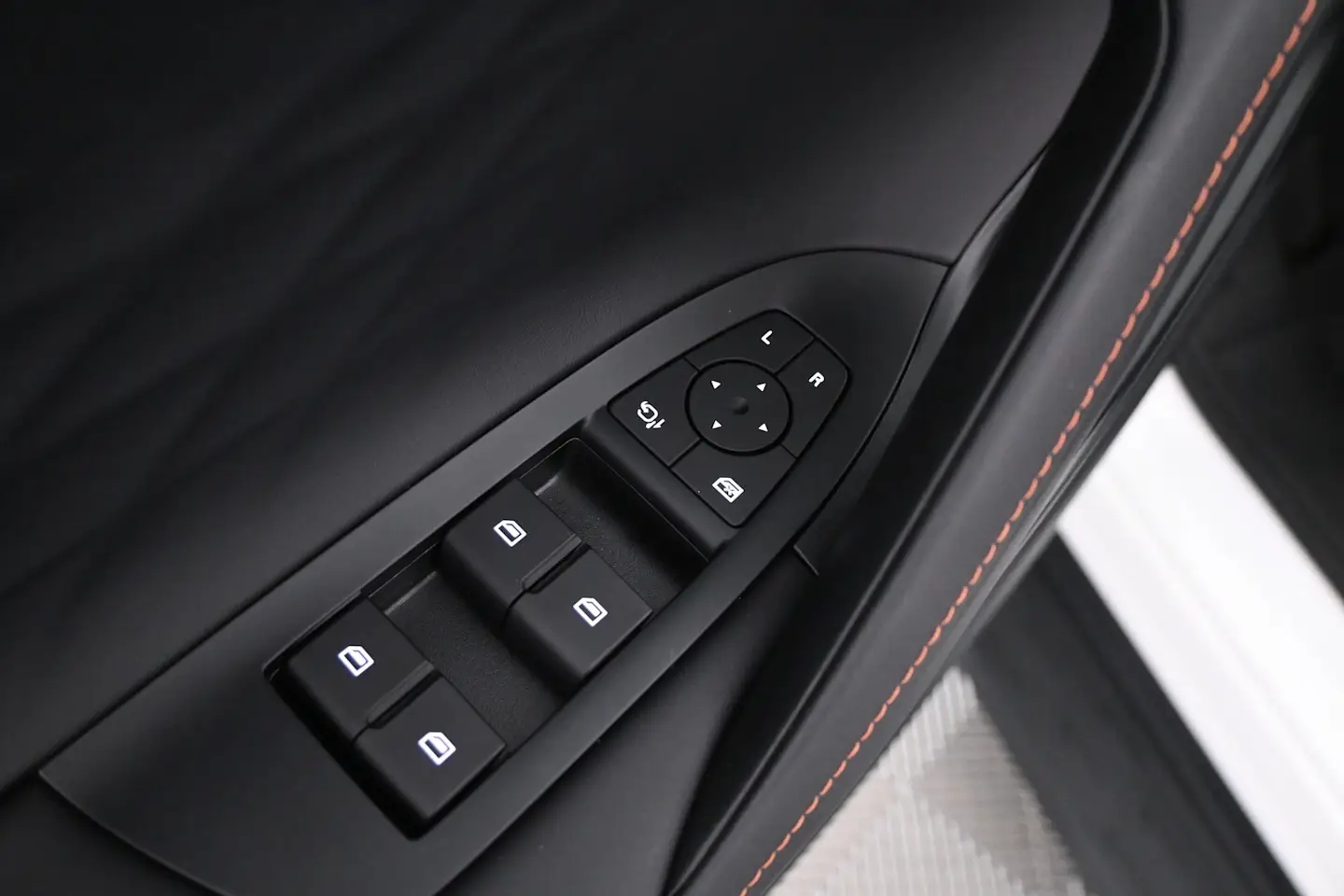 Car Image - 5E8r5lWlxI742FKivolcQH