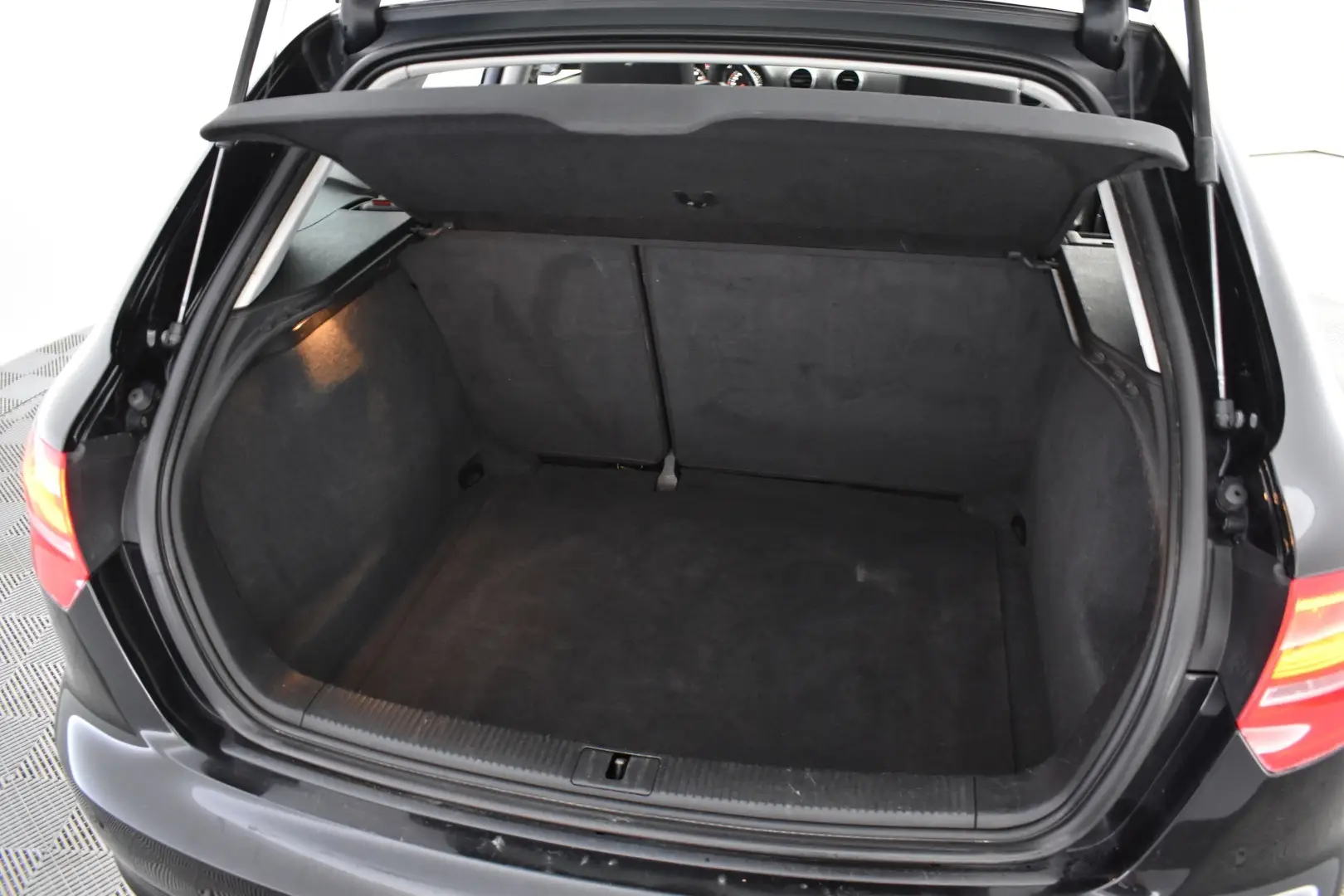 Car Image - 3v2p3Kig9u0Mtf4LDeUpuQ