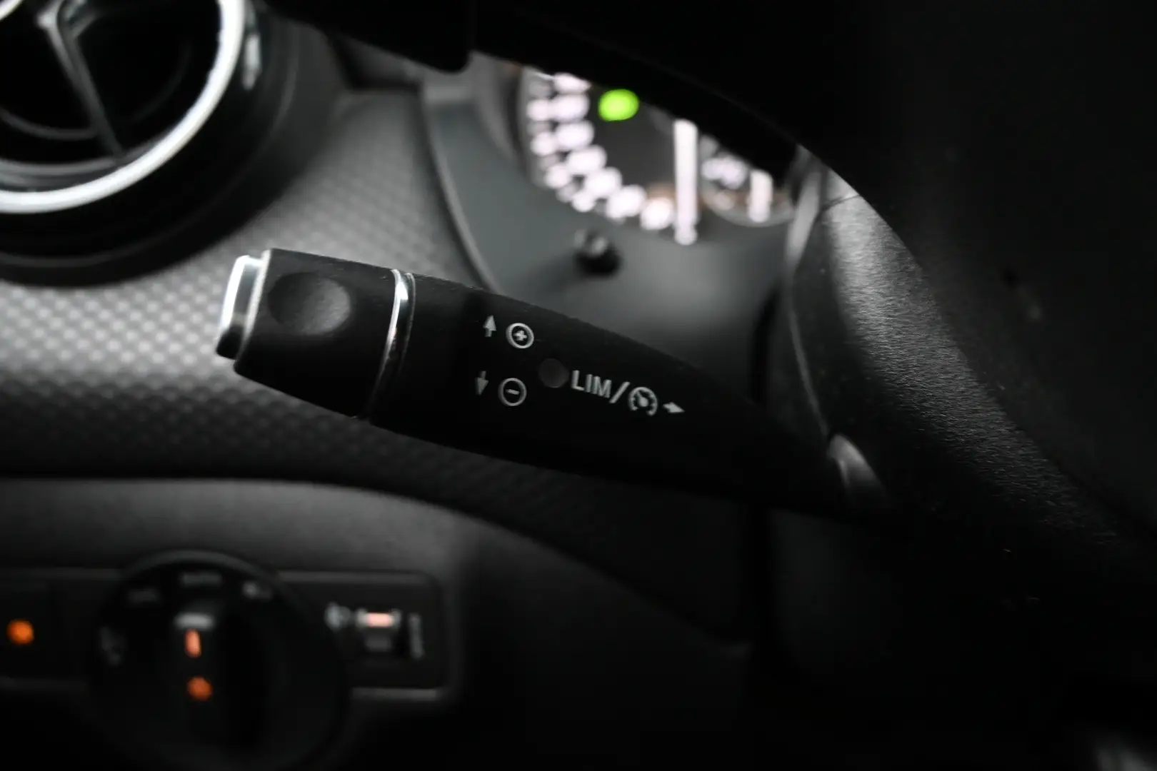 Car Image - 6sUW58ce6ZmVLdmC9N7XjK