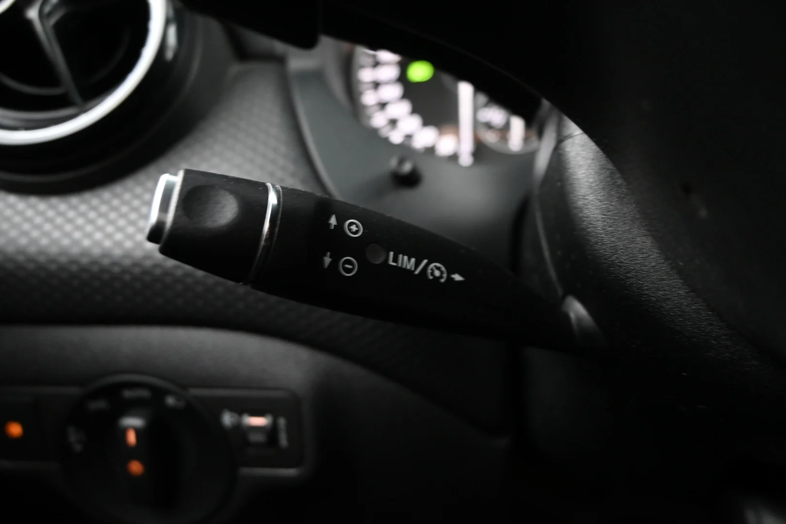 Car Image - 6sUW58ce6ZmVLdmC9N7XjK