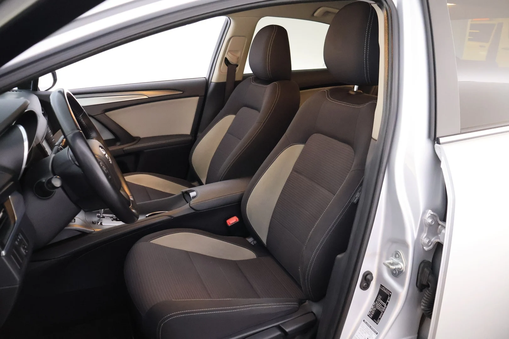 Car Image - 6oCTUAYcg6PTwJvY11lVRn