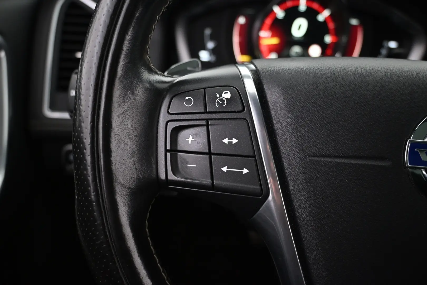 Car Image - 2QxTmYxoFYdNFetN5ly5uS