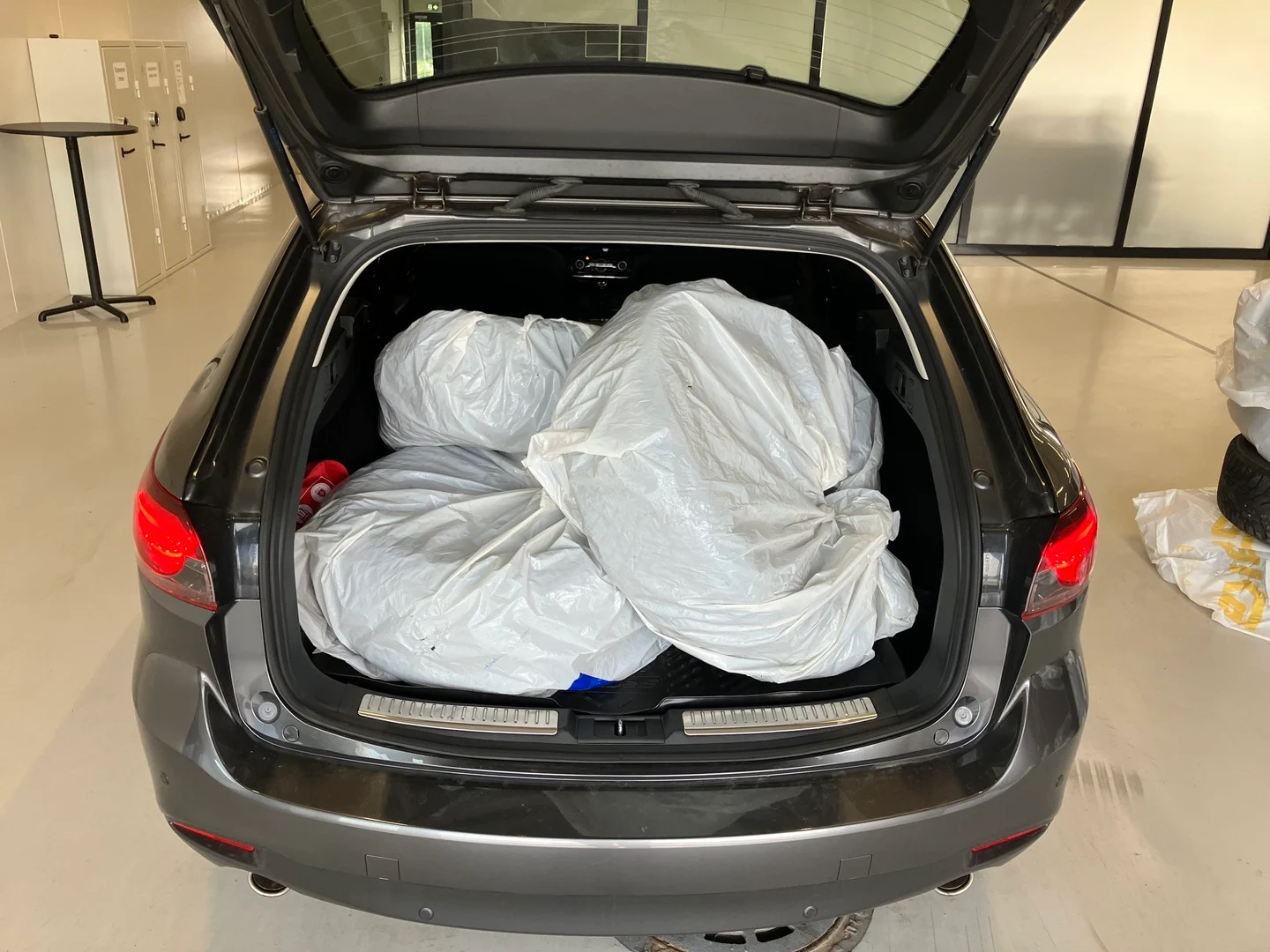 Car Image - 3nsvS4lh338LUTxelhEGmo