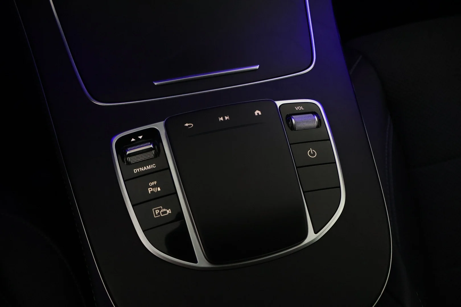 Car Image - 6dsheD4qdf7r1SccRR8xbn