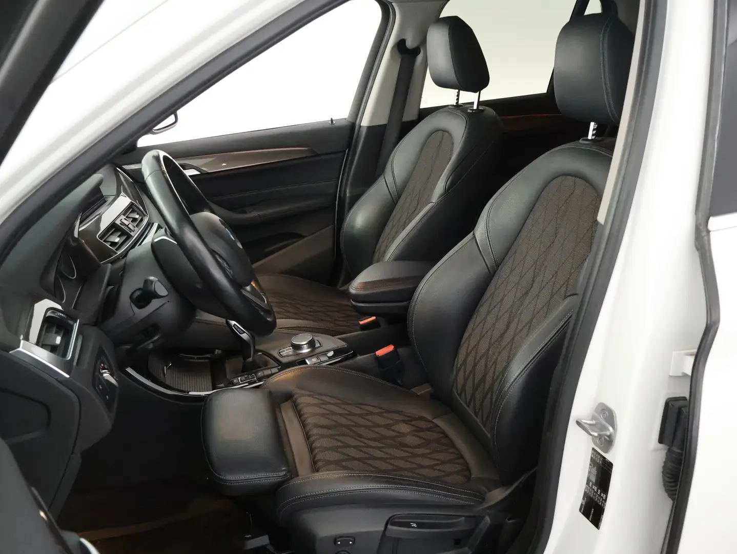 Car Image - 1GlbIiIakO5od6d8knT2CT