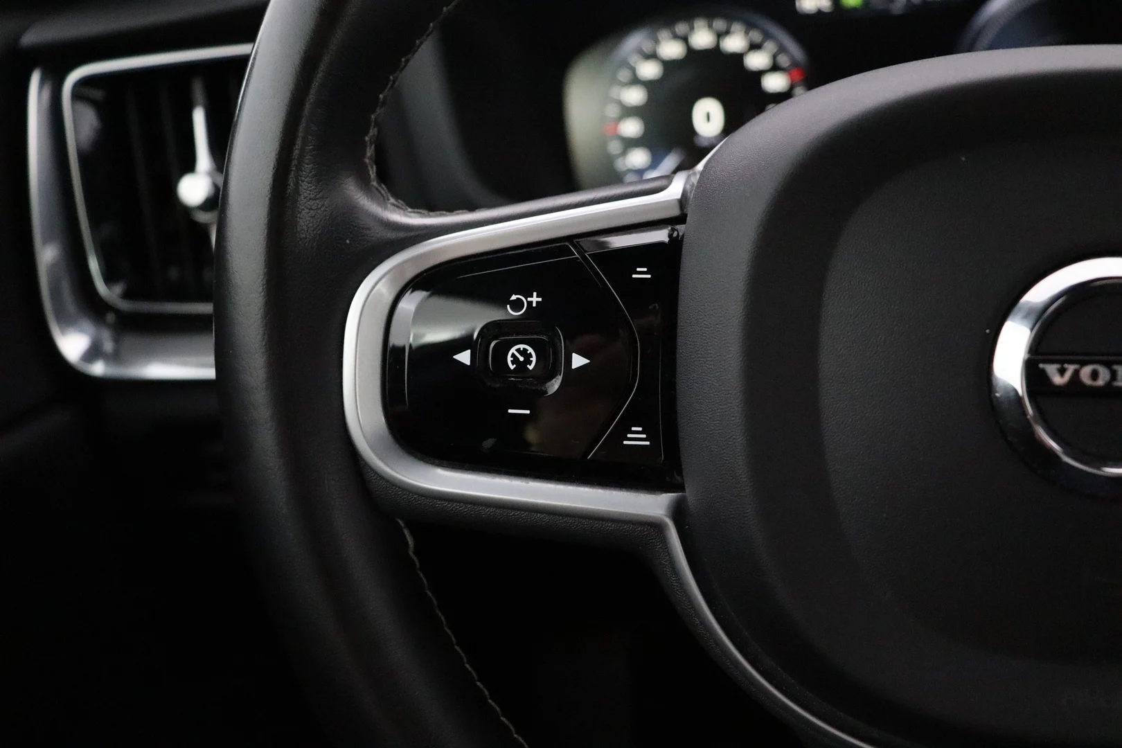 Car Image - 6fK8ADfrqUEWdejCXe4Te
