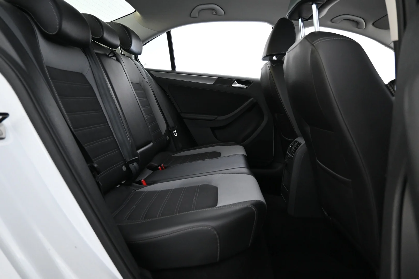 Car Image - 5kFV8JC0ij3tAlBCNCDoa3