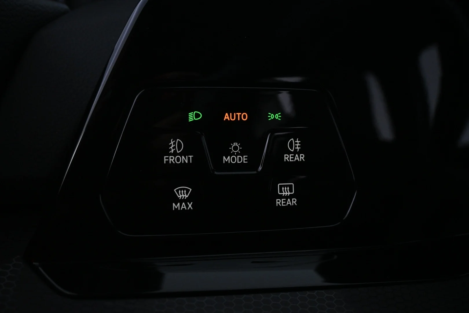 Car Image - Vw2KNLfmvZ33FWEg09jFe
