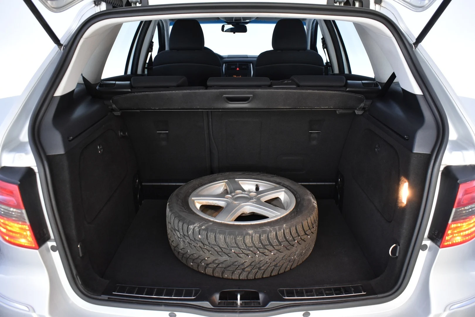 Car Image - 5Z3KtvHAKHT4hJciTVh4gY