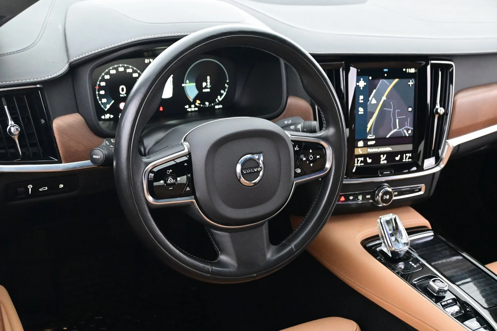 Car Image - 1BOHu70NoAsbh84xGIKb9J
