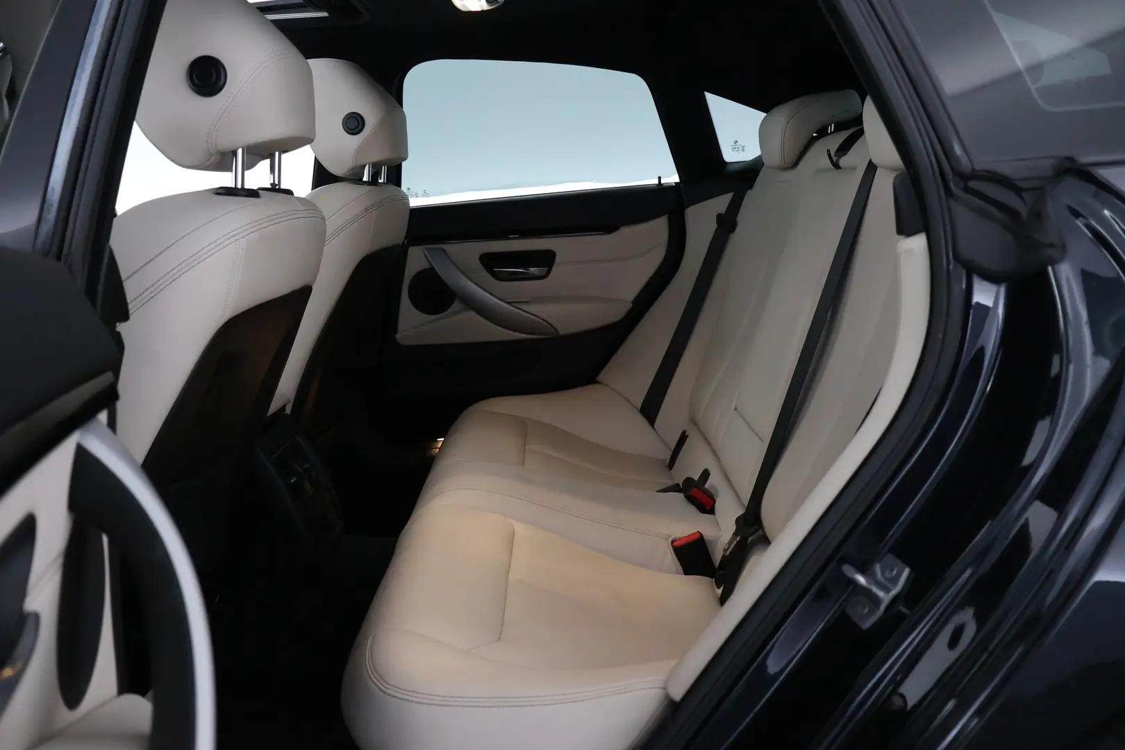 Car Image - 3AfkQxOG9drWKz7HgTwfMq