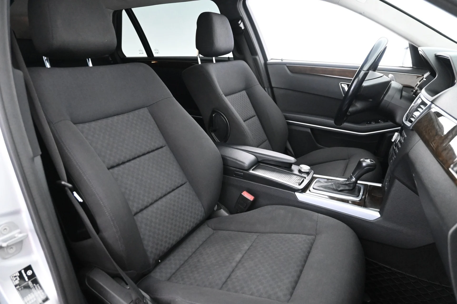 Car Image - 2mvKwe35eRHtR7Dp7xrEZ3